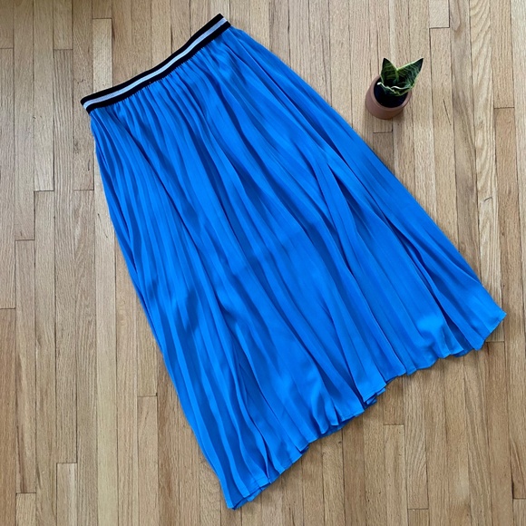 Stradivarius STR Pleated Elastic Contrast Waistband Light Blue Maxi Skirt Size S - Picture 9 of 9